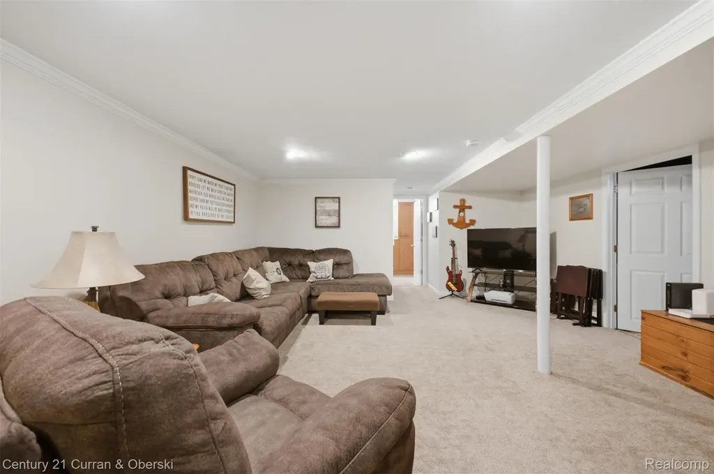 18018 Cloverdale Drive Clinton Charter Township MI 48035
