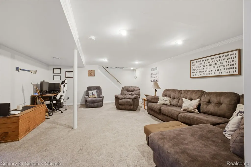 18018 Cloverdale Drive Clinton Charter Township MI 48035