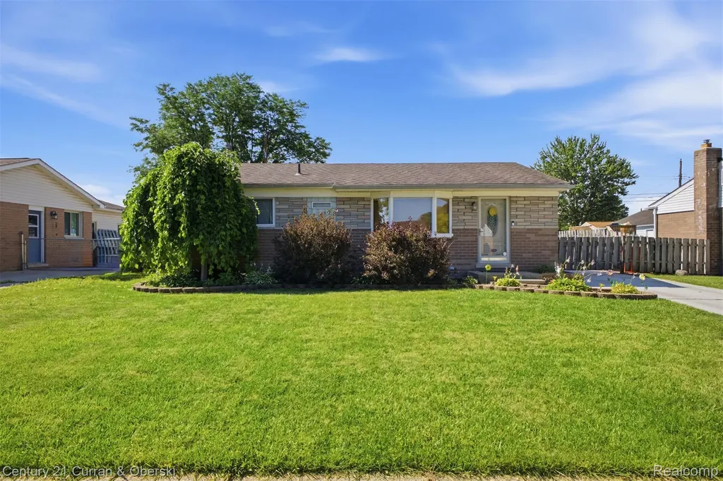 18018 Cloverdale Drive Clinton Charter Township MI 48035