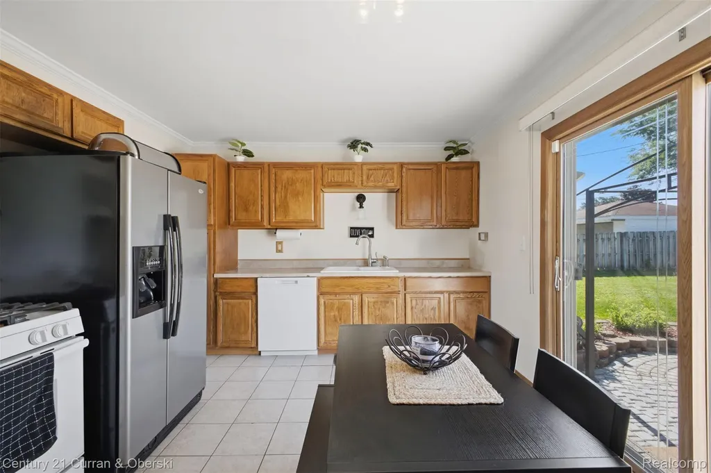 18018 Cloverdale Drive Clinton Charter Township MI 48035