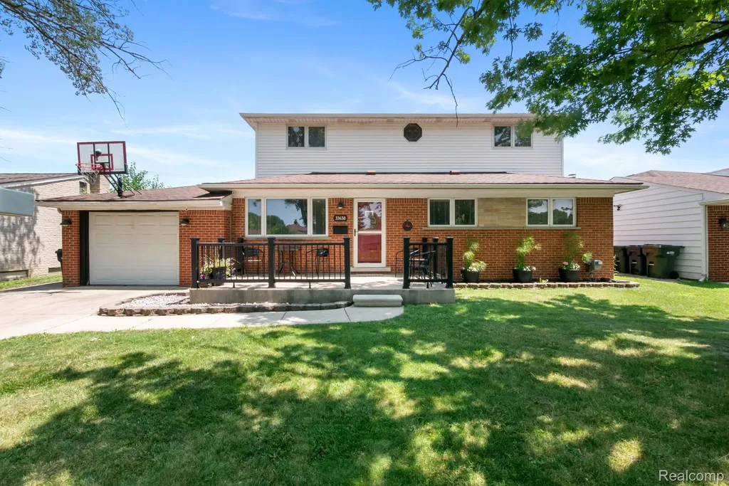 33630 Viceroy Drive Sterling Heights City MI 48310