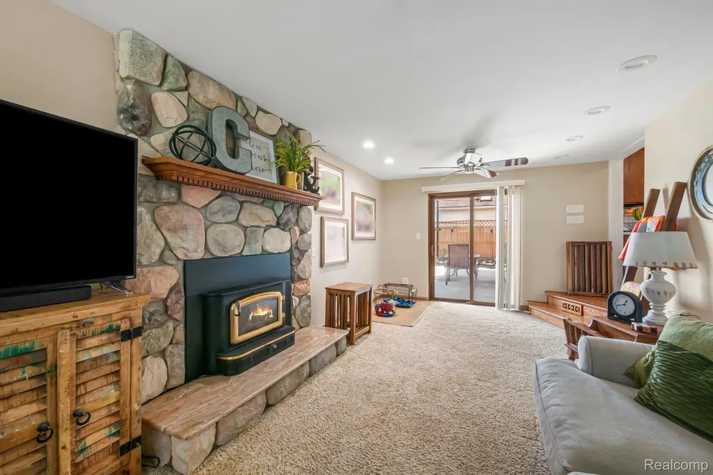 33630 Viceroy Drive Sterling Heights City MI 48310