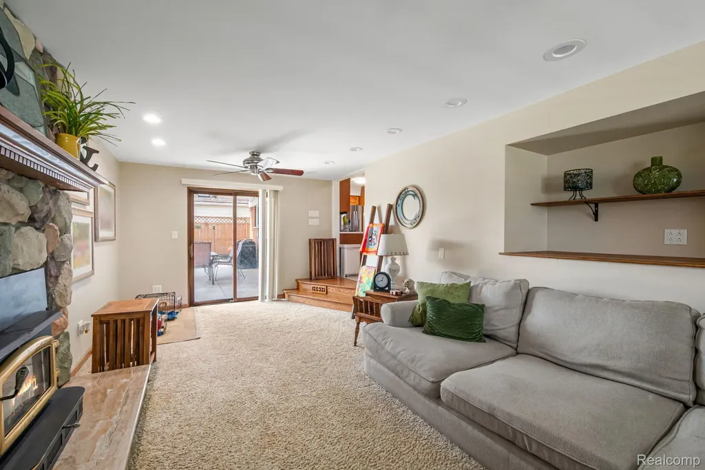 33630 Viceroy Drive Sterling Heights City MI 48310