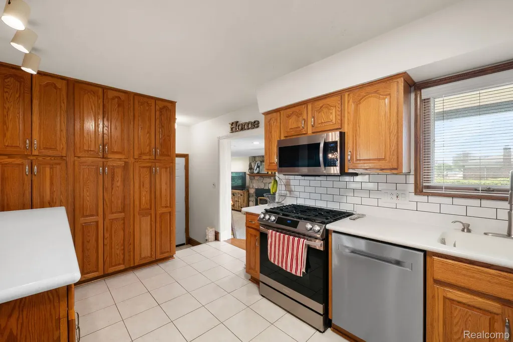 33630 Viceroy Drive Sterling Heights City MI 48310