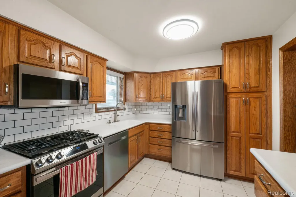 33630 Viceroy Drive Sterling Heights City MI 48310