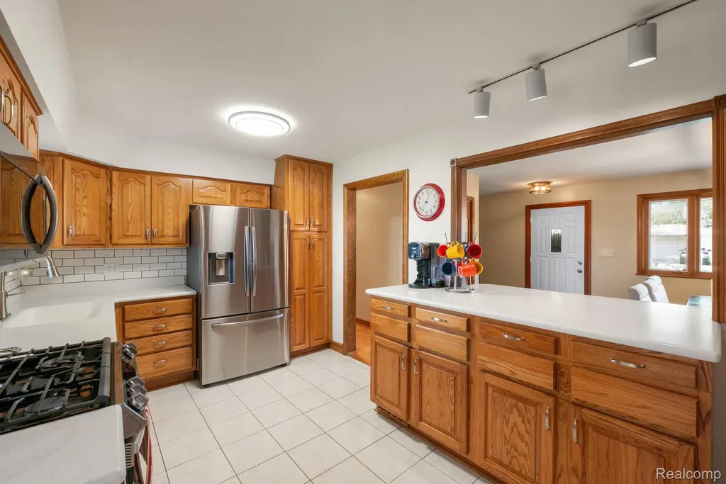 33630 Viceroy Drive Sterling Heights City MI 48310