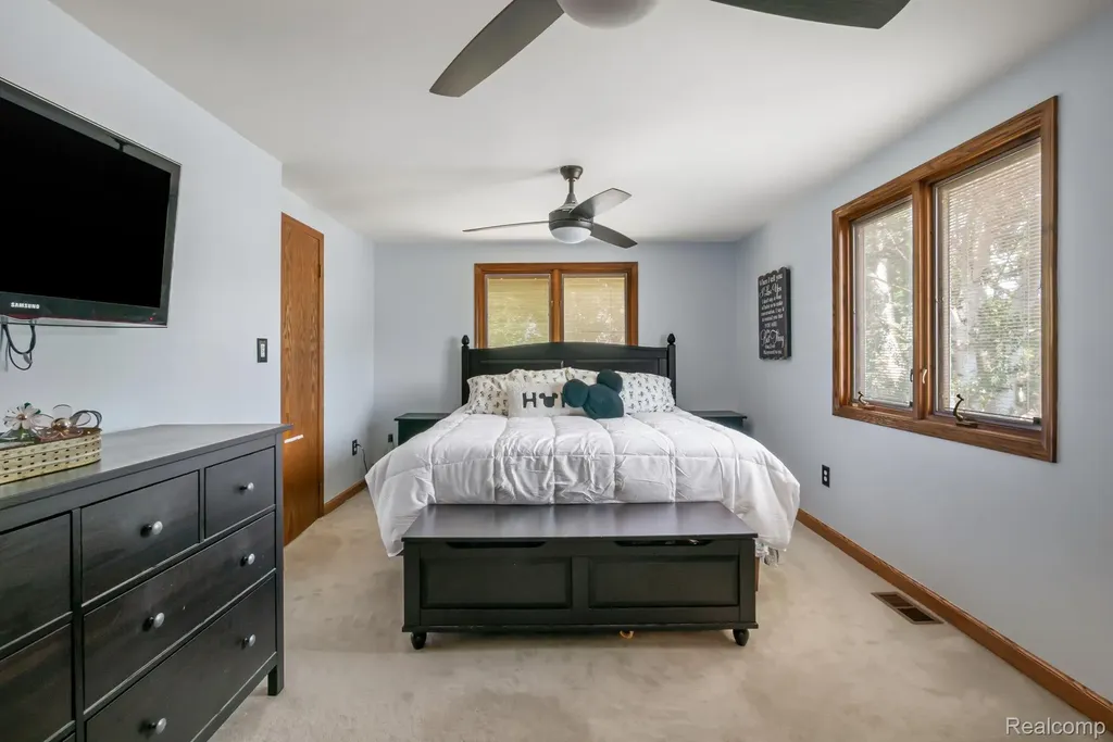 33630 Viceroy Drive Sterling Heights City MI 48310