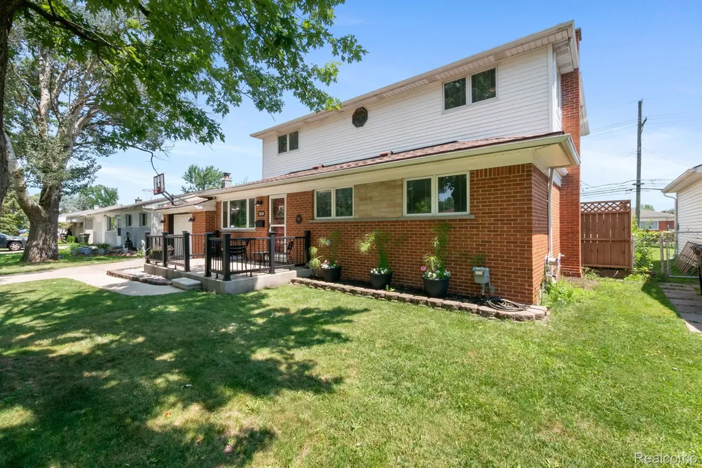 33630 Viceroy Drive Sterling Heights City MI 48310