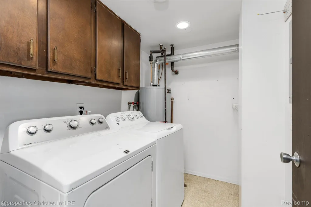 3805 S Lone Pine Road West Bloomfield Charter Township MI 48323