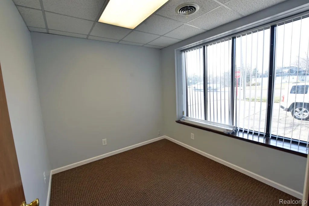 311 Southbound Gratiot Avenue Mt. Clemens City MI 48043
