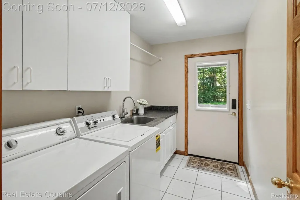 9828 Whisperwood Lane Green Oak Township MI 48116
