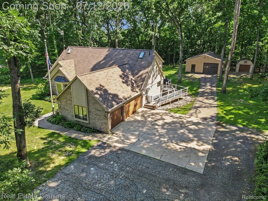 9828 Whisperwood Lane Green Oak Township MI 48116