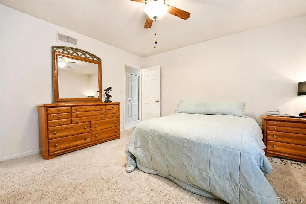 41768 Hanford Road Canton Charter Township MI 48187