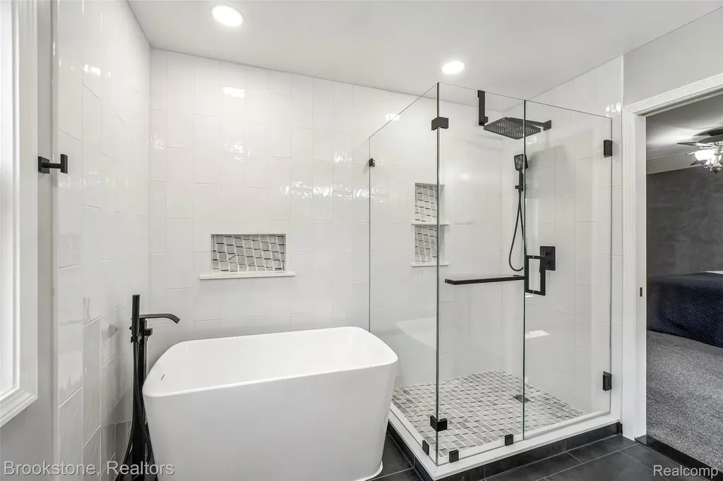 6423 Southampton Drive Independence Charter Township MI 48346
