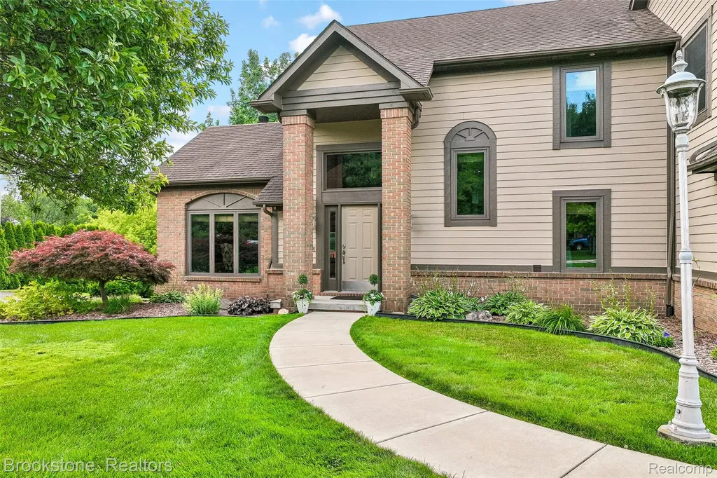 6423 Southampton Drive Independence Charter Township MI 48346