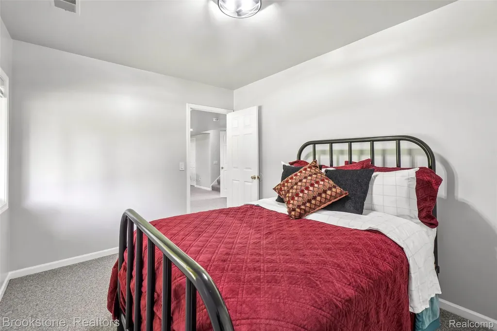 6423 Southampton Drive Independence Charter Township MI 48346