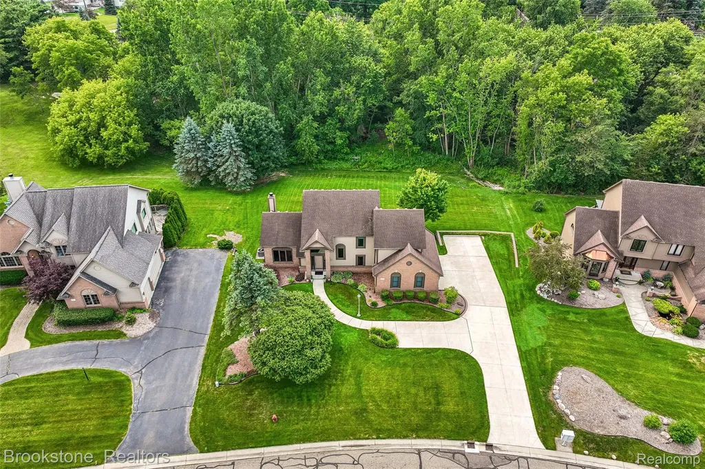 6423 Southampton Drive Independence Charter Township MI 48346
