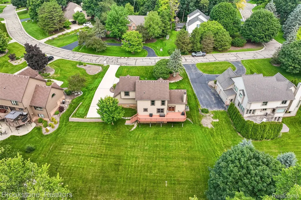 6423 Southampton Drive Independence Charter Township MI 48346