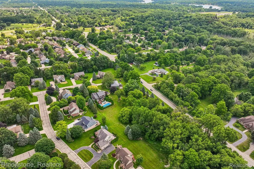 6423 Southampton Drive Independence Charter Township MI 48346