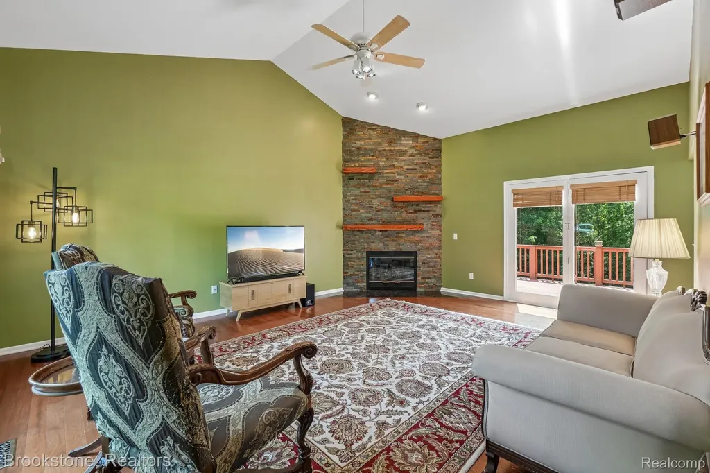 6423 Southampton Drive Independence Charter Township MI 48346