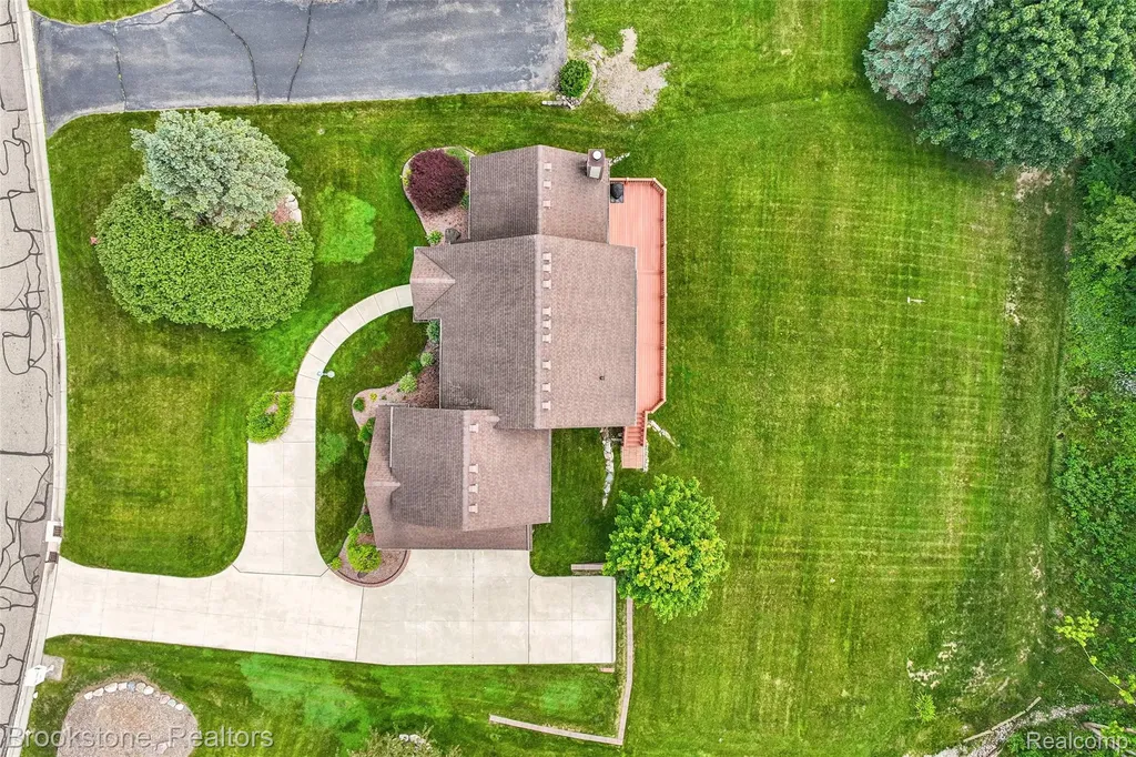 6423 Southampton Drive Independence Charter Township MI 48346