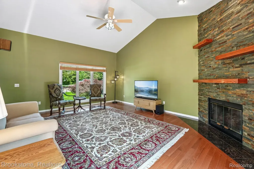6423 Southampton Drive Independence Charter Township MI 48346