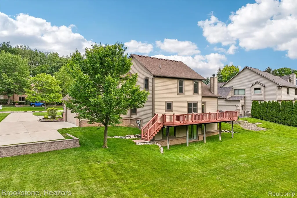 6423 Southampton Drive Independence Charter Township MI 48346