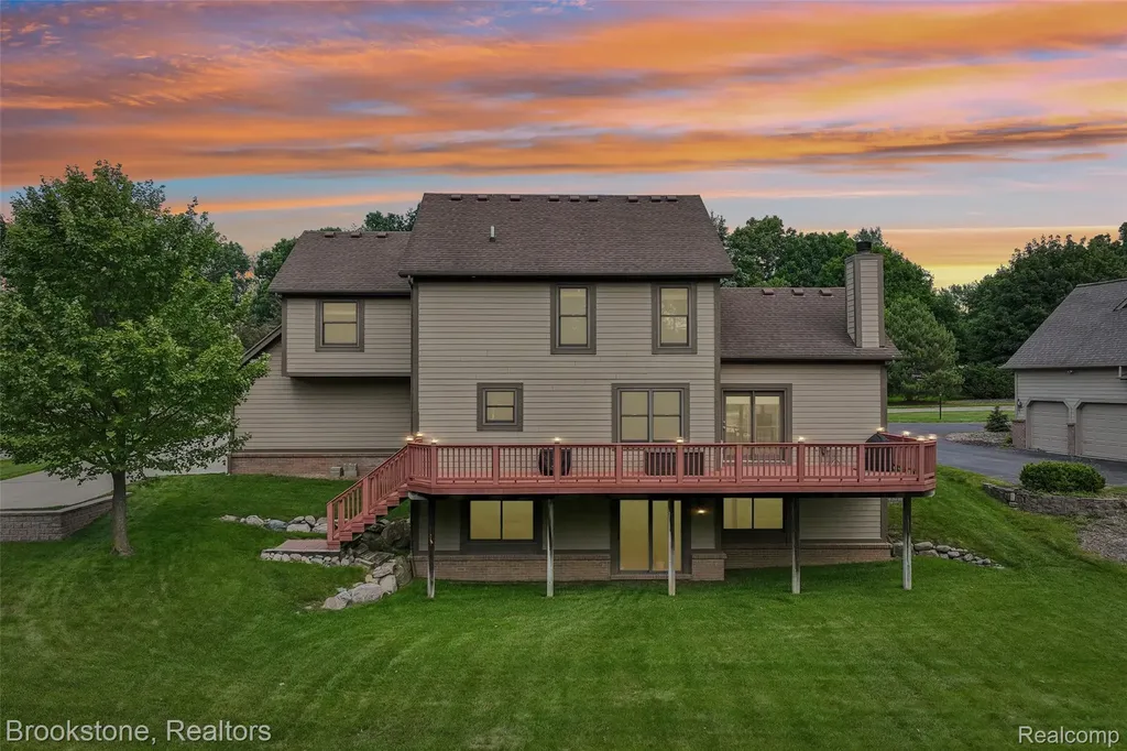 6423 Southampton Drive Independence Charter Township MI 48346
