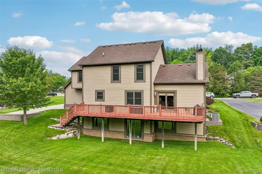 6423 Southampton Drive Independence Charter Township MI 48346