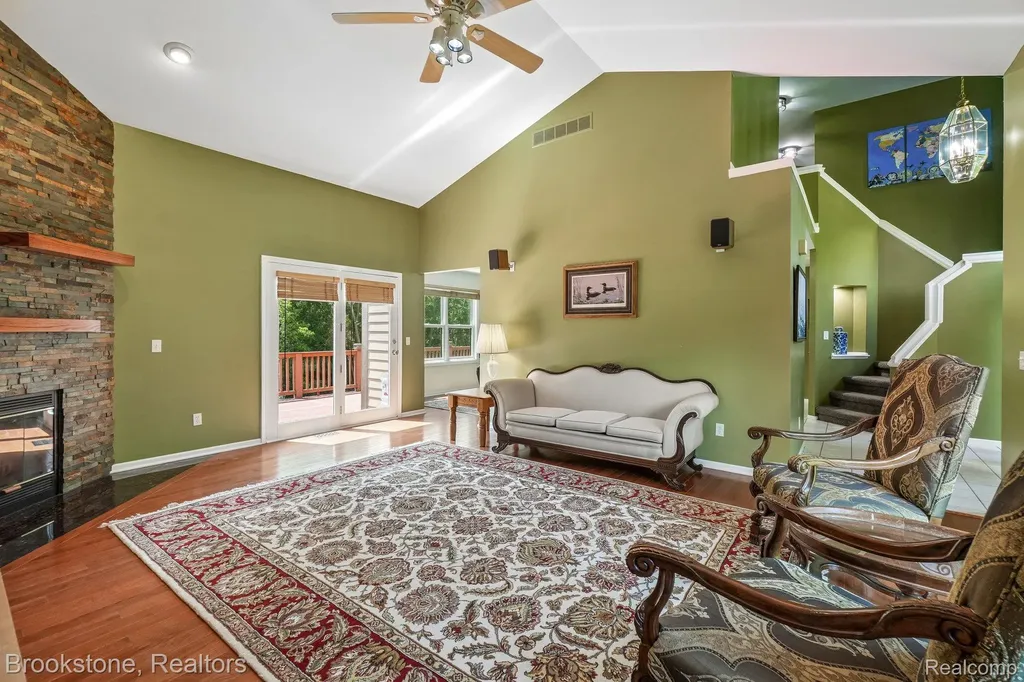6423 Southampton Drive Independence Charter Township MI 48346