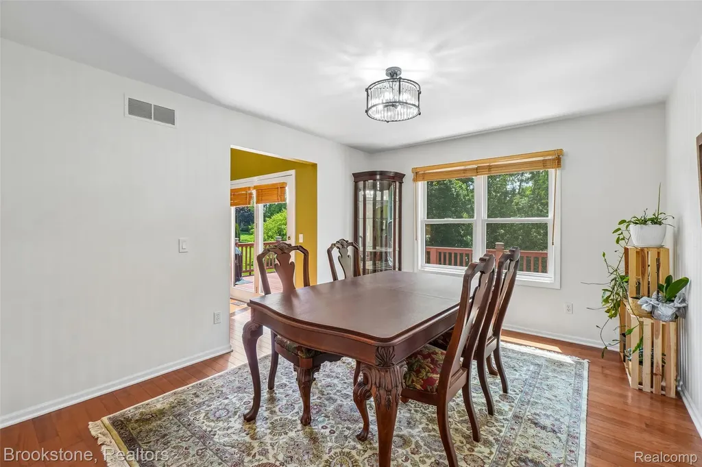 6423 Southampton Drive Independence Charter Township MI 48346