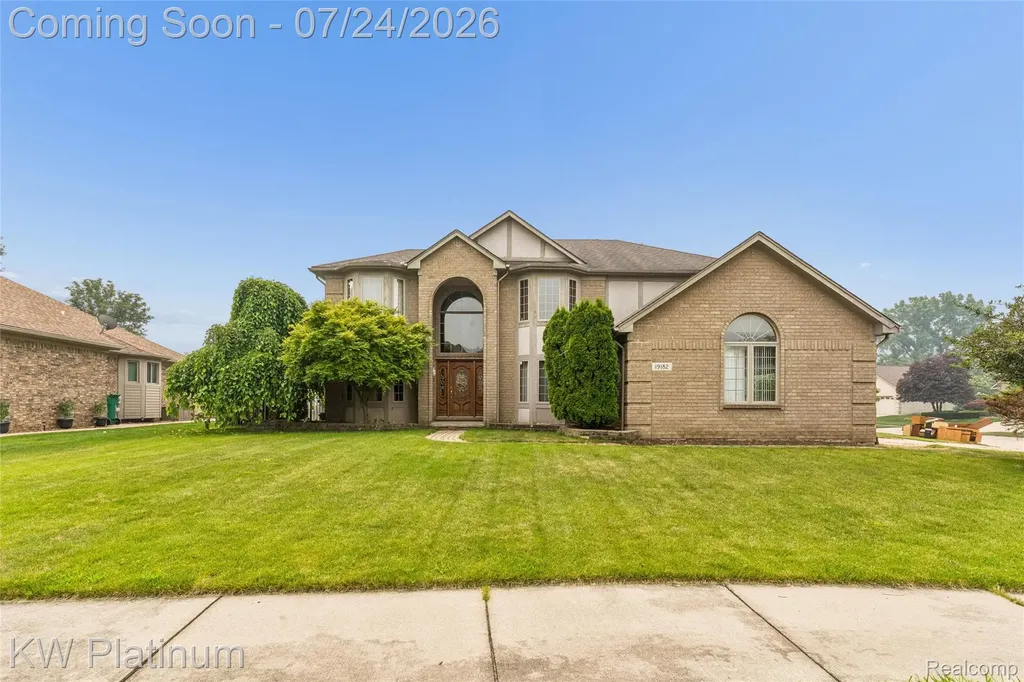 19182 Weathervane Drive Macomb Township MI 48044