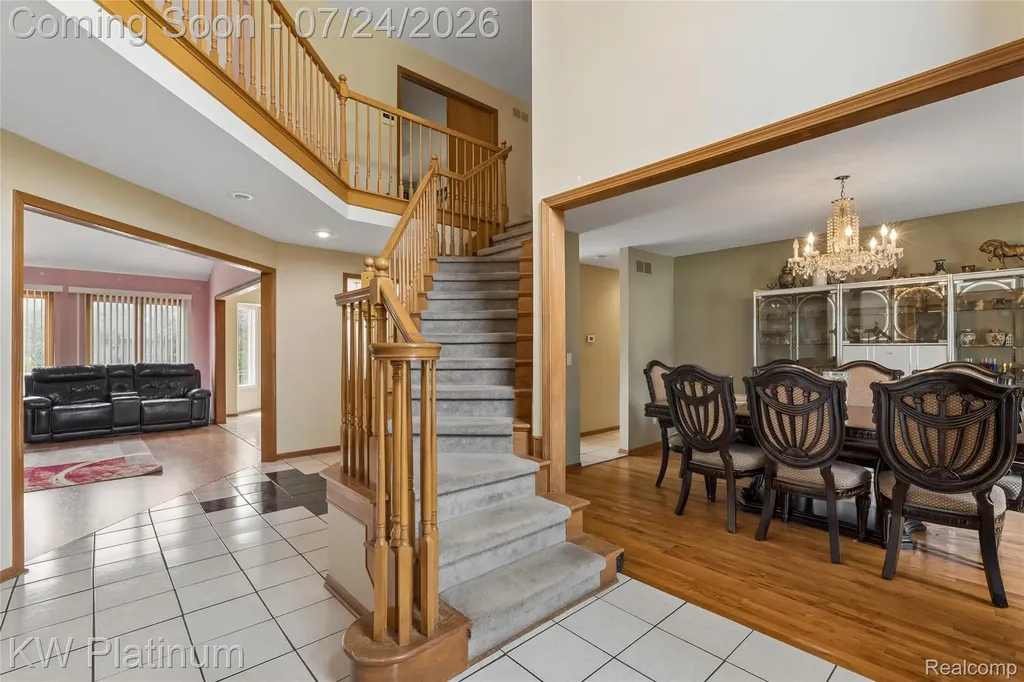19182 Weathervane Drive Macomb Township MI 48044