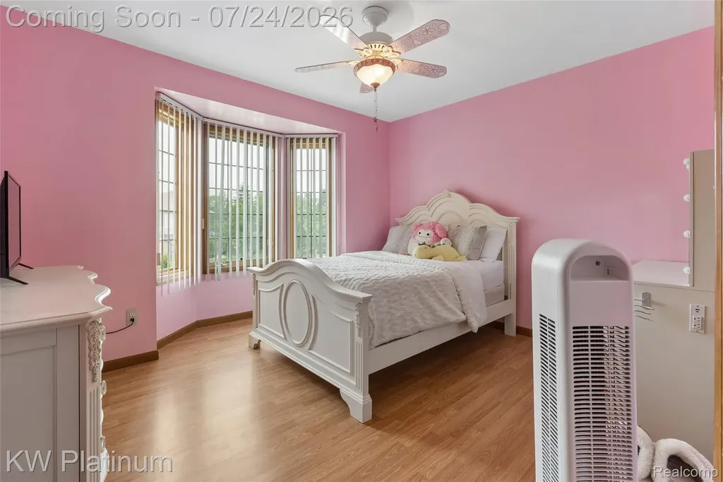 19182 Weathervane Drive Macomb Township MI 48044