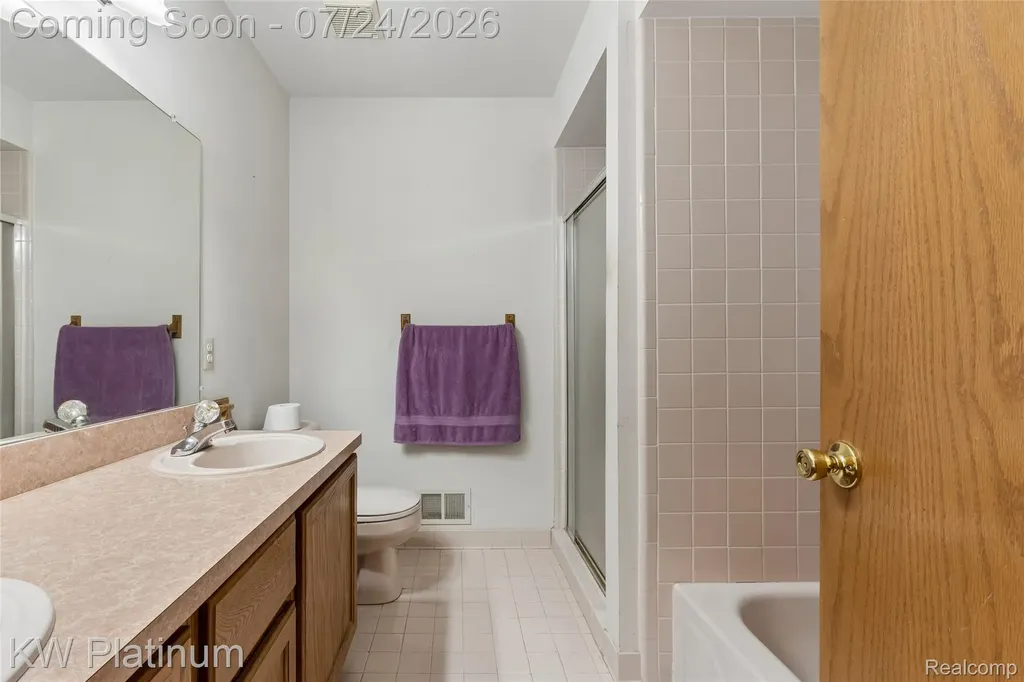 19182 Weathervane Drive Macomb Township MI 48044