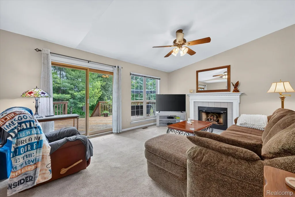 827 Westbrooke Drive South Lyon City MI 48178