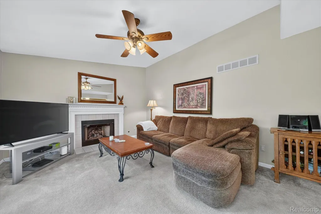 827 Westbrooke Drive South Lyon City MI 48178