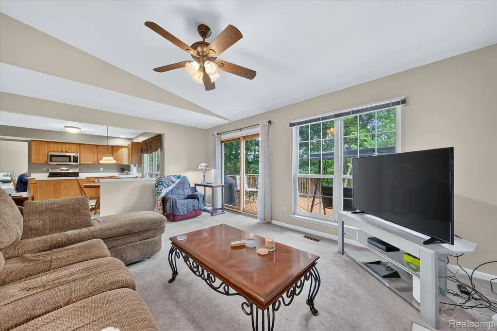 827 Westbrooke Drive South Lyon City MI 48178