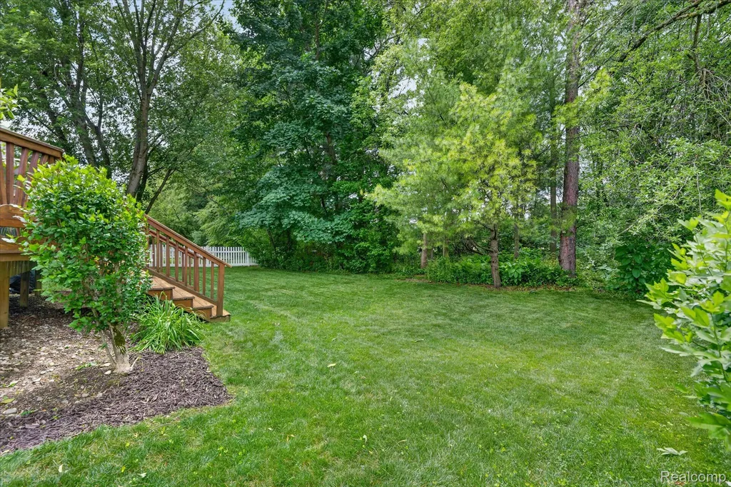 827 Westbrooke Drive South Lyon City MI 48178