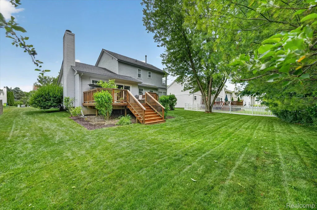 827 Westbrooke Drive South Lyon City MI 48178