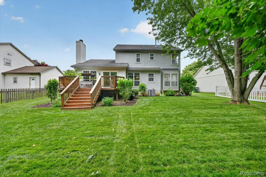 827 Westbrooke Drive South Lyon City MI 48178