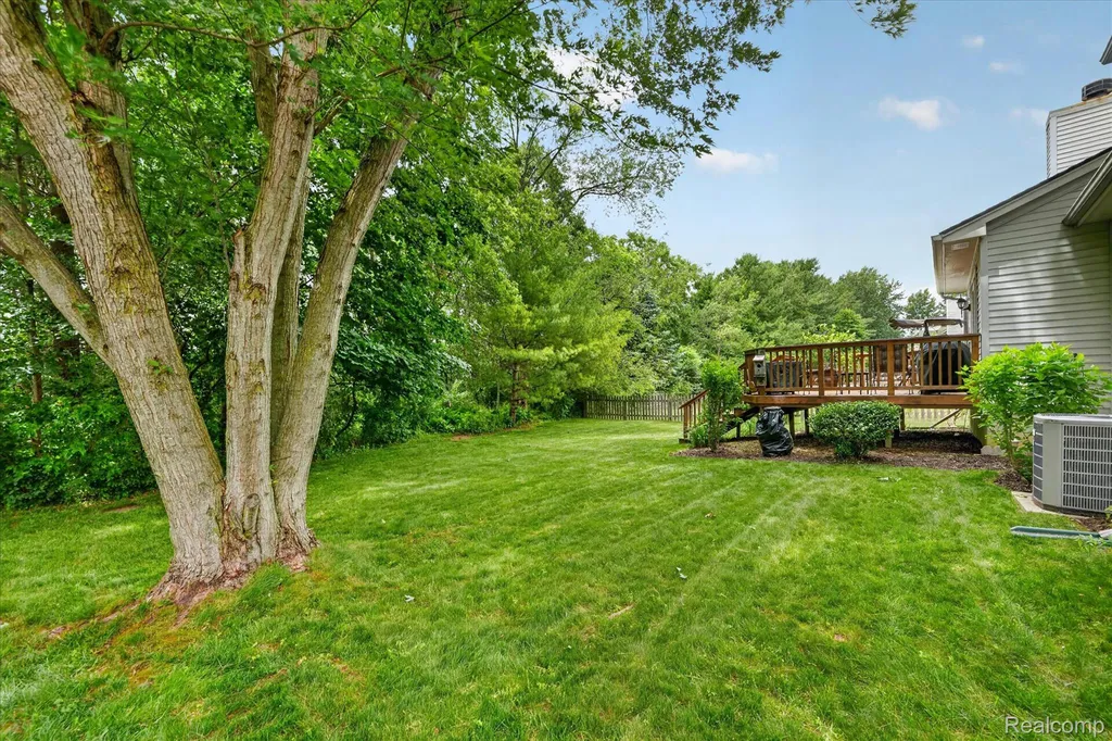 827 Westbrooke Drive South Lyon City MI 48178