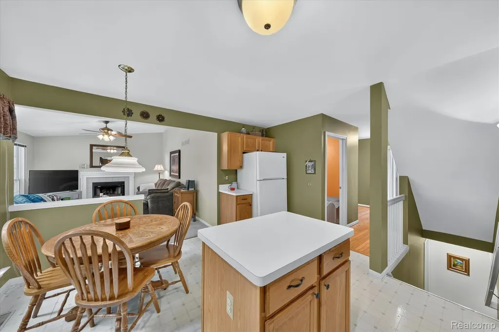 827 Westbrooke Drive South Lyon City MI 48178