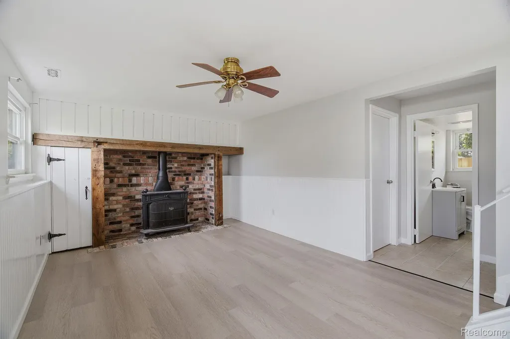 23254 Croft Avenue Flat Rock City MI 48134
