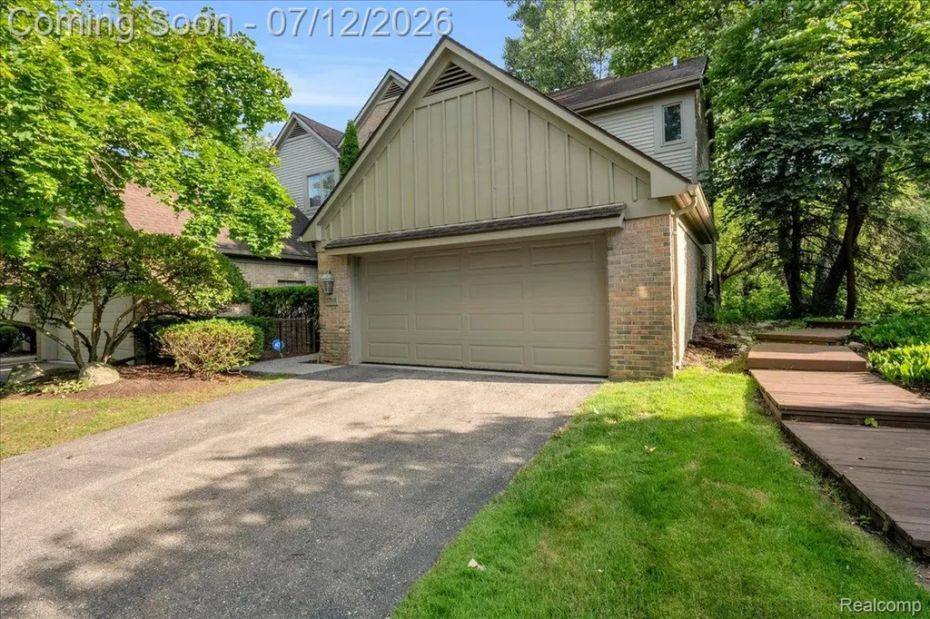 37418 Legends Trail Drive Farmington Hills City MI 48331