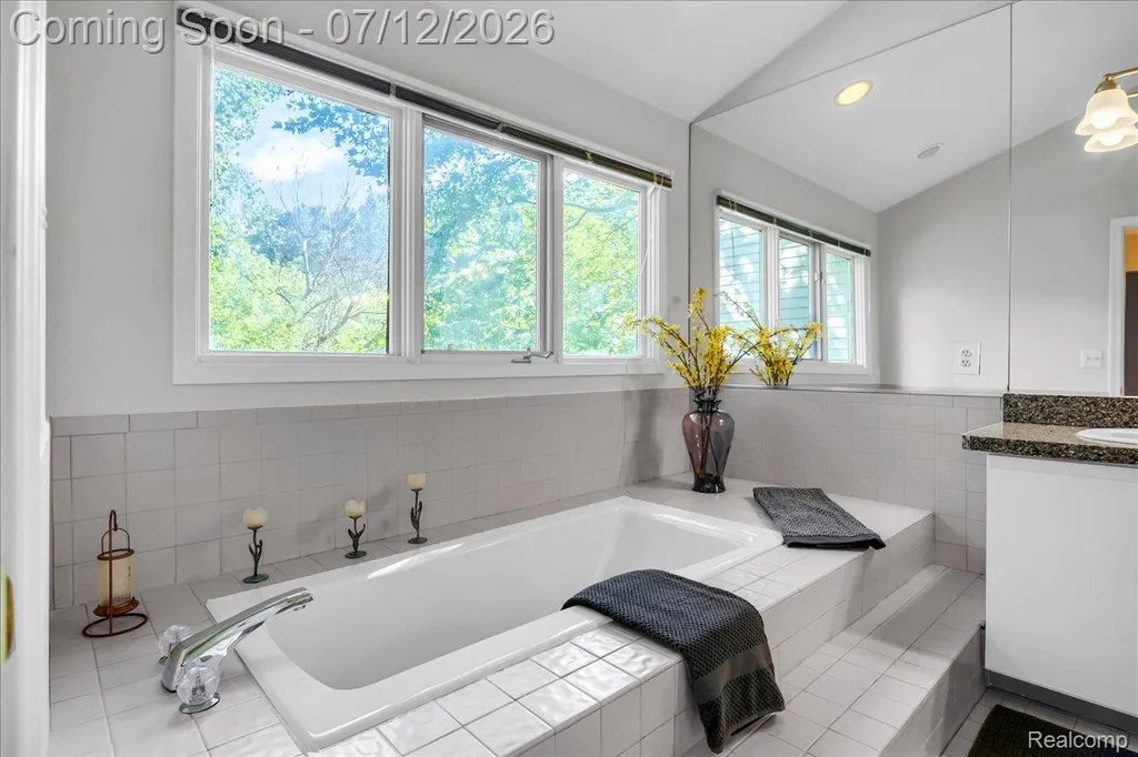 37418 Legends Trail Drive Farmington Hills City MI 48331