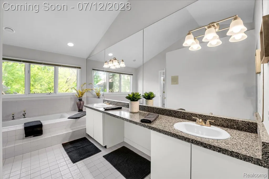 37418 Legends Trail Drive Farmington Hills City MI 48331
