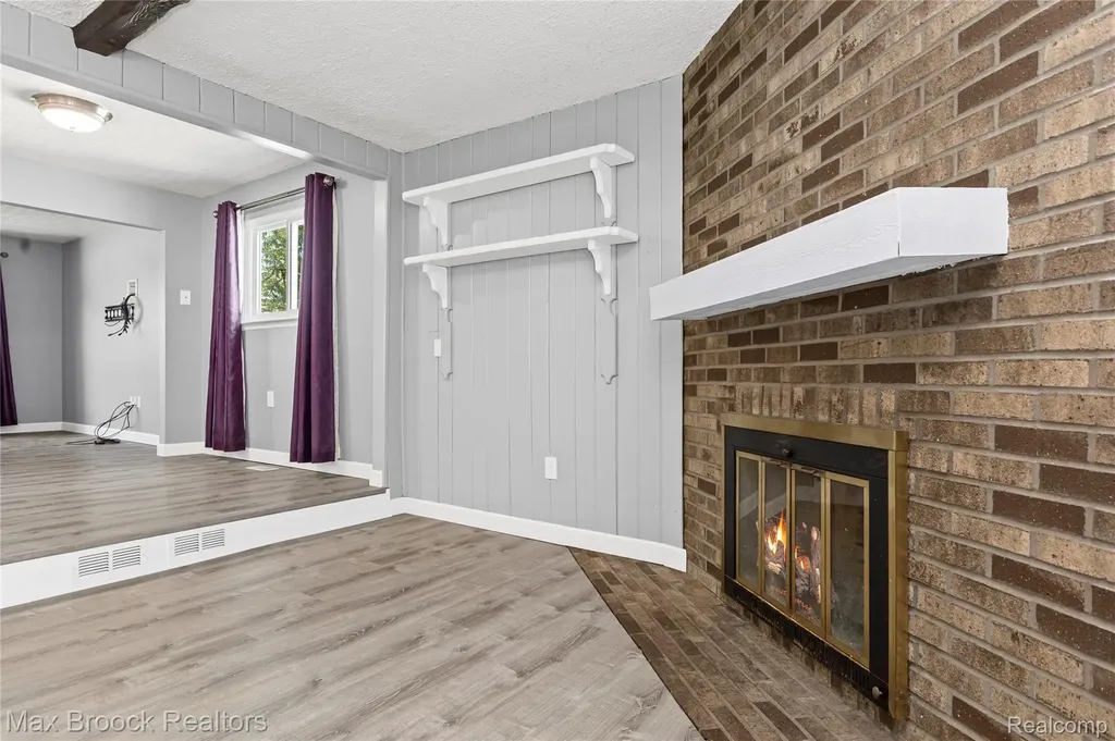 29293 Riveroak Drive Romulus City MI 48174