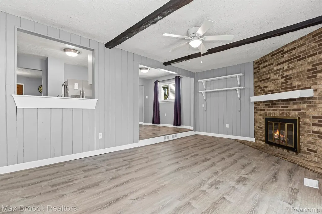 29293 Riveroak Drive Romulus City MI 48174