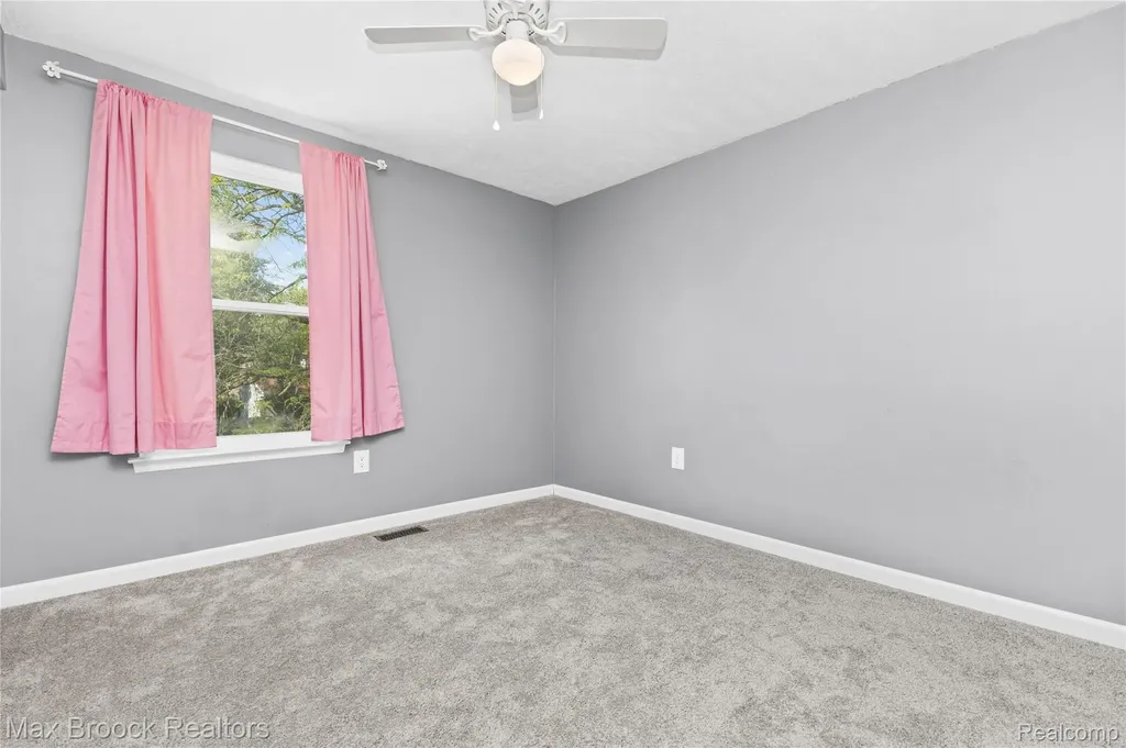 29293 Riveroak Drive Romulus City MI 48174